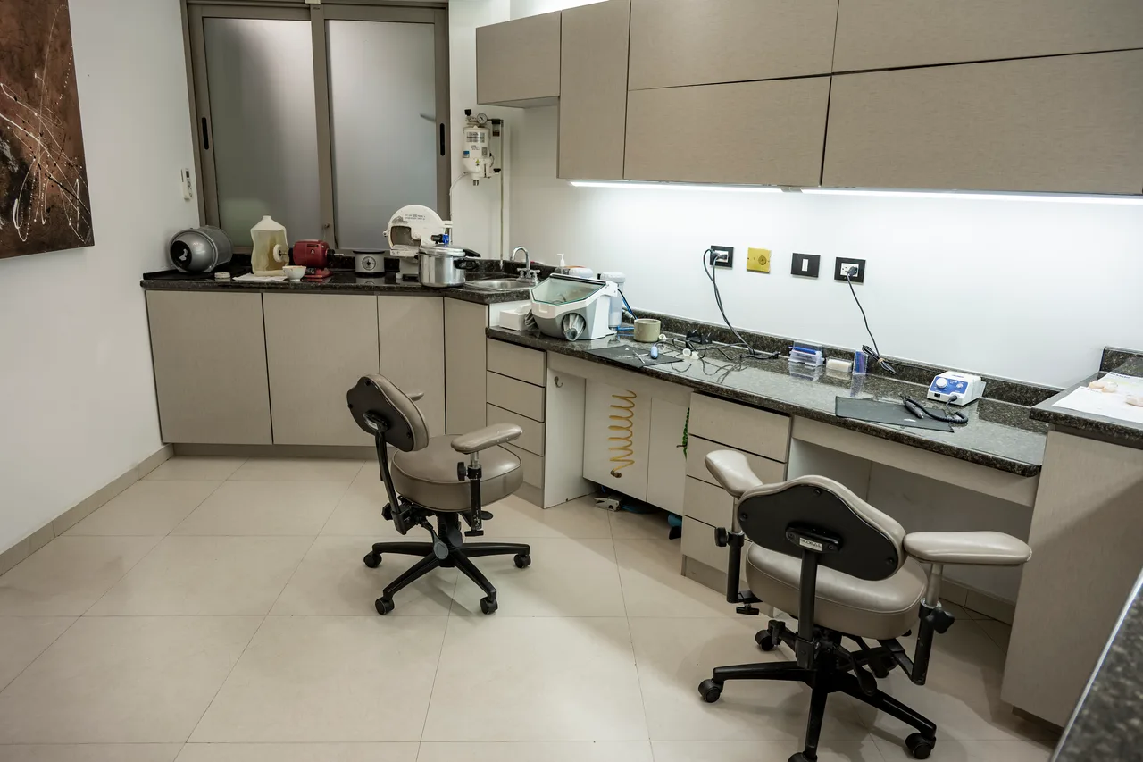 Laboratorio dental de Klida, dentro de la clínica